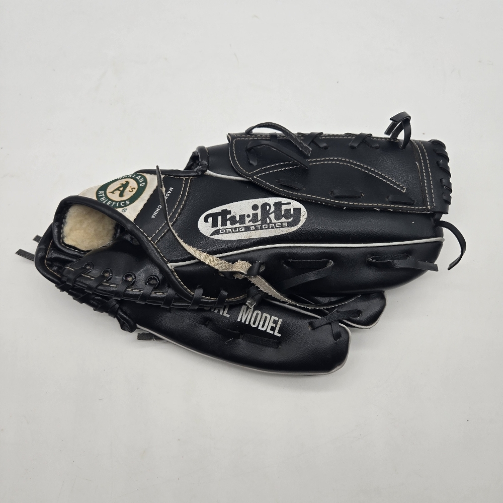 Oakland A's Coca-Cola Thrifty Drug Store Baseball Glove Rht Vintage
